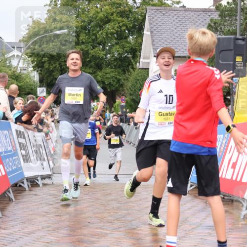 30.08.2026 - Blankeneser Heldenlauf Lena Gebhardt http://msf.ph/oto/10020062 30.08.2026 09:42:49 Ziel 1219, 1255, 1631, 1632, 1652 meine-sportfotos.de