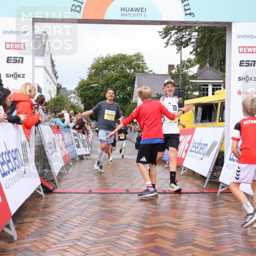 30.08.2026 - Blankeneser Heldenlauf Lena Gebhardt http://msf.ph/oto/10020064 30.08.2026 09:42:50 Ziel 1219, 1255, 1631, 1632, 1652, 1653 meine-sportfotos.de