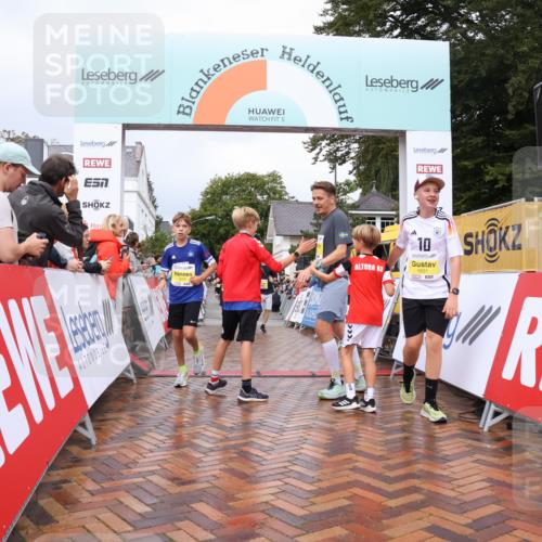 30.08.2026 - Blankeneser Heldenlauf Lena Gebhardt http://msf.ph/oto/10020075 30.08.2026 09:42:52 Ziel 1219, 1255, 1631, 1632, 1652, 1653 meine-sportfotos.de