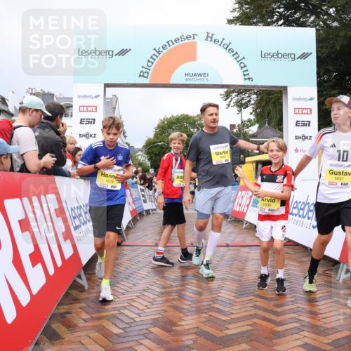30.08.2026 - Blankeneser Heldenlauf Lena Gebhardt http://msf.ph/oto/10020079 30.08.2026 09:42:53 Ziel 1084, 1219, 1255, 1631, 1632, 1652, 1653 meine-sportfotos.de