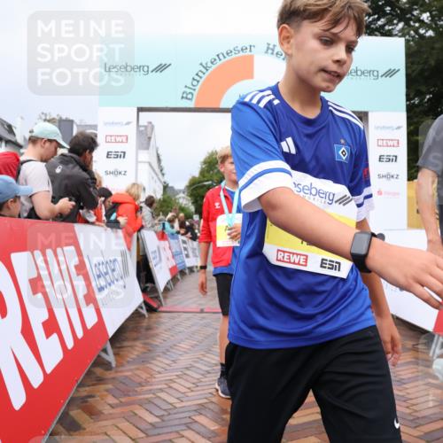 30.08.2026 - Blankeneser Heldenlauf Lena Gebhardt http://msf.ph/oto/10020088 30.08.2026 09:42:55 Ziel 1084, 1219, 1631, 1632, 1652, 1653 meine-sportfotos.de