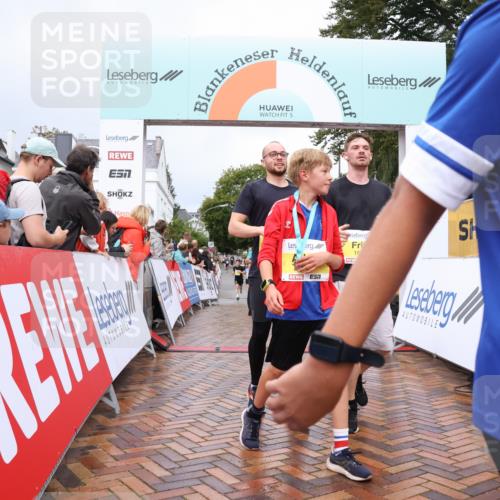 30.08.2026 - Blankeneser Heldenlauf Lena Gebhardt http://msf.ph/oto/10020090 30.08.2026 09:42:55 Ziel 1084, 1219, 1631, 1632, 1652, 1653 meine-sportfotos.de