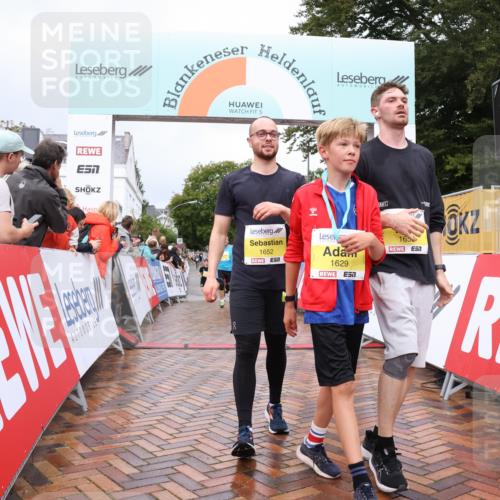 30.08.2026 - Blankeneser Heldenlauf Lena Gebhardt http://msf.ph/oto/10020092 30.08.2026 09:42:56 Ziel 1084, 1219, 1631, 1632, 1652, 1653, 1770, 1771, 1772 meine-sportfotos.de