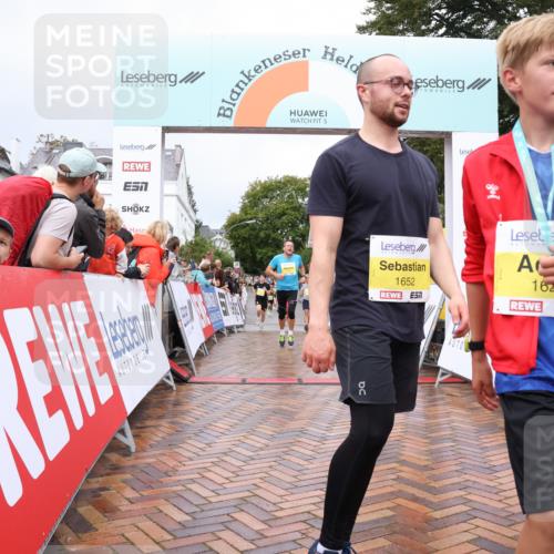 30.08.2026 - Blankeneser Heldenlauf Lena Gebhardt http://msf.ph/oto/10020095 30.08.2026 09:42:57 Ziel 1027, 1084, 1219, 1631, 1632, 1652, 1653, 1770, 1771, 1772 meine-sportfotos.de
