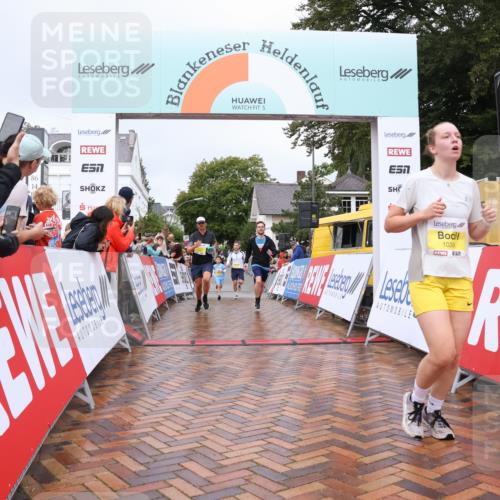 30.08.2026 - Blankeneser Heldenlauf Lena Gebhardt http://msf.ph/oto/10020204 30.08.2026 09:43:33 Ziel 1039, 1360, 1361, 1796, 3597 meine-sportfotos.de