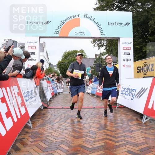 30.08.2026 - Blankeneser Heldenlauf Lena Gebhardt http://msf.ph/oto/10020211 30.08.2026 09:43:34 Ziel 1039, 1360, 1361, 1661, 1796, 3597 meine-sportfotos.de