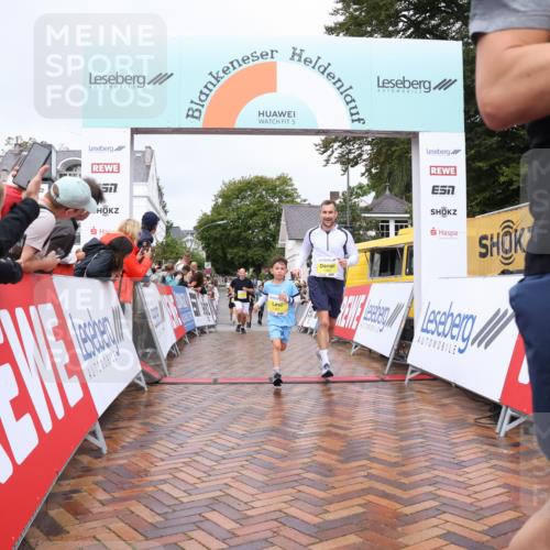 30.08.2026 - Blankeneser Heldenlauf Lena Gebhardt http://msf.ph/oto/10020218 30.08.2026 09:43:36 Ziel 1039, 1360, 1361, 1661, 1796, 3597 meine-sportfotos.de