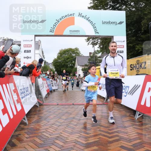 30.08.2026 - Blankeneser Heldenlauf Lena Gebhardt http://msf.ph/oto/10020222 30.08.2026 09:43:37 Ziel 1039, 1188, 1360, 1361, 1661, 1796, 3597 meine-sportfotos.de