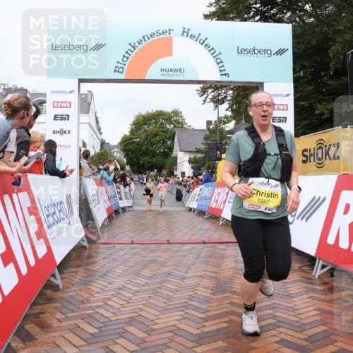 30.08.2026 - Blankeneser Heldenlauf Lena Gebhardt http://msf.ph/oto/10020313 30.08.2026 09:44:02 Ziel 1061, 1150, 1381, 1397, 1513 meine-sportfotos.de