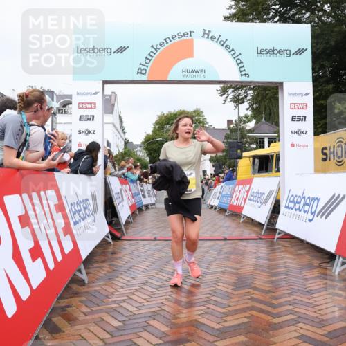 30.08.2026 - Blankeneser Heldenlauf Lena Gebhardt http://msf.ph/oto/10020331 30.08.2026 09:44:08 Ziel 1150, 1202, 1397, 1513 meine-sportfotos.de