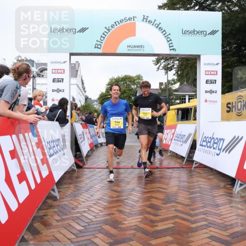 30.08.2026 - Blankeneser Heldenlauf Lena Gebhardt http://msf.ph/oto/10020367 30.08.2026 09:44:19 Ziel 1095, 1096, 1182, 1304, 1491, 1650, 1756 meine-sportfotos.de