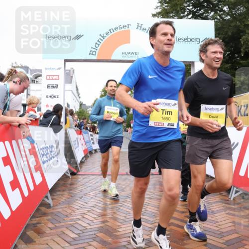 30.08.2026 - Blankeneser Heldenlauf Lena Gebhardt http://msf.ph/oto/10020375 30.08.2026 09:44:20 Ziel 1095, 1096, 1182, 1304, 1491, 1650, 1756 meine-sportfotos.de