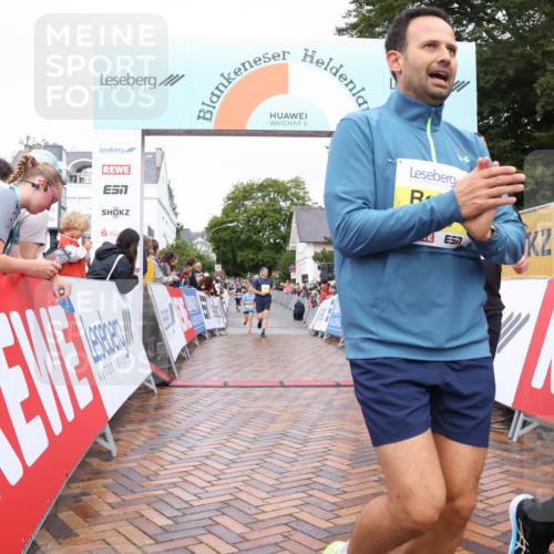 30.08.2026 - Blankeneser Heldenlauf Lena Gebhardt http://msf.ph/oto/10020382 30.08.2026 09:44:21 Ziel 1095, 1096, 1182, 1304, 1491, 1613, 1650, 1756 meine-sportfotos.de