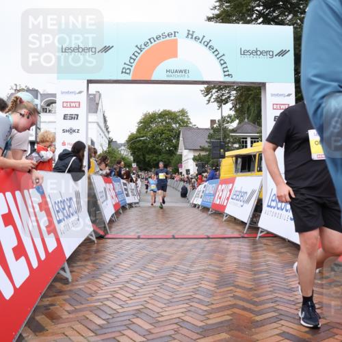 30.08.2026 - Blankeneser Heldenlauf Lena Gebhardt http://msf.ph/oto/10020384 30.08.2026 09:44:21 Ziel 1095, 1096, 1182, 1304, 1491, 1613, 1650, 1756 meine-sportfotos.de