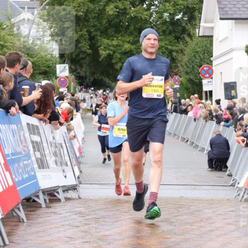 30.08.2026 - Blankeneser Heldenlauf Lena Gebhardt http://msf.ph/oto/10020386 30.08.2026 09:44:22 Ziel 1095, 1096, 1182, 1304, 1613, 1650, 1756 meine-sportfotos.de