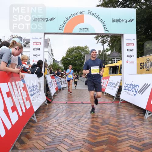 30.08.2026 - Blankeneser Heldenlauf Lena Gebhardt http://msf.ph/oto/10020393 30.08.2026 09:44:24 Ziel 1024, 1095, 1096, 1182, 1304, 1613, 1650, 1756 meine-sportfotos.de