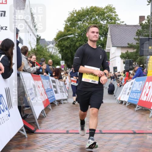30.08.2026 - Blankeneser Heldenlauf Lena Gebhardt http://msf.ph/oto/10020409 30.08.2026 09:44:28 Ziel 1024, 1304, 1613, 3659, 3660 meine-sportfotos.de