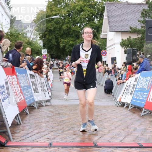 30.08.2026 - Blankeneser Heldenlauf Lena Gebhardt http://msf.ph/oto/10020461 30.08.2026 09:44:41 Ziel 1038, 1216, 1475, 1497, 1625, 1759 meine-sportfotos.de