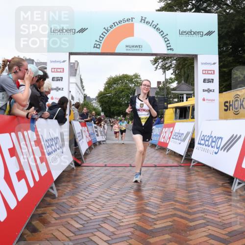 30.08.2026 - Blankeneser Heldenlauf Lena Gebhardt http://msf.ph/oto/10020463 30.08.2026 09:44:42 Ziel 1038, 1216, 1475, 1497, 1625, 1759 meine-sportfotos.de