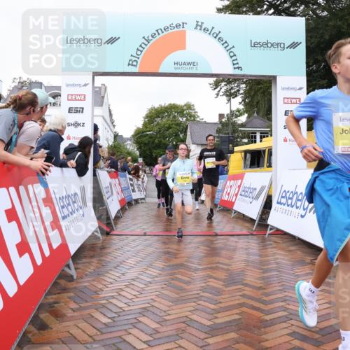 30.08.2026 - Blankeneser Heldenlauf Lena Gebhardt http://msf.ph/oto/10020507 30.08.2026 09:44:56 Ziel 1109, 1131, 1139, 1187, 1319, 1414, 1478, 1581, 1643, 1806, 1807 meine-sportfotos.de
