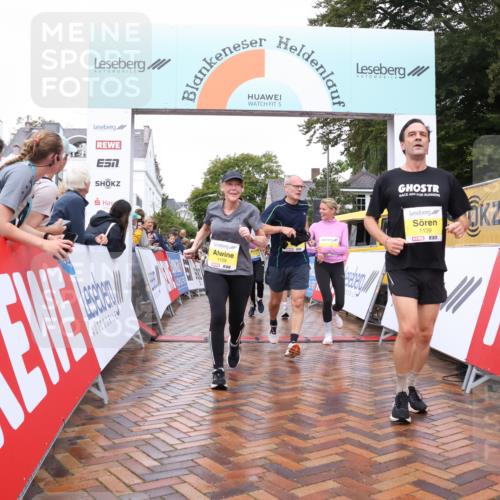 30.08.2026 - Blankeneser Heldenlauf Lena Gebhardt http://msf.ph/oto/10020518 30.08.2026 09:44:58 Ziel 1026, 1109, 1131, 1139, 1187, 1319, 1414, 1478, 1581, 1806, 1807, 3539, 3701 meine-sportfotos.de