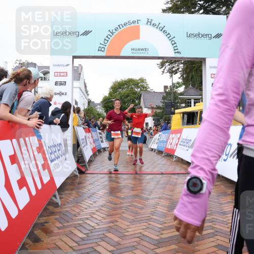 30.08.2026 - Blankeneser Heldenlauf Lena Gebhardt http://msf.ph/oto/10020532 30.08.2026 09:45:01 Ziel 1026, 1109, 1131, 1139, 1319, 1414, 1478, 1581, 1806, 1807, 3539, 3701 meine-sportfotos.de