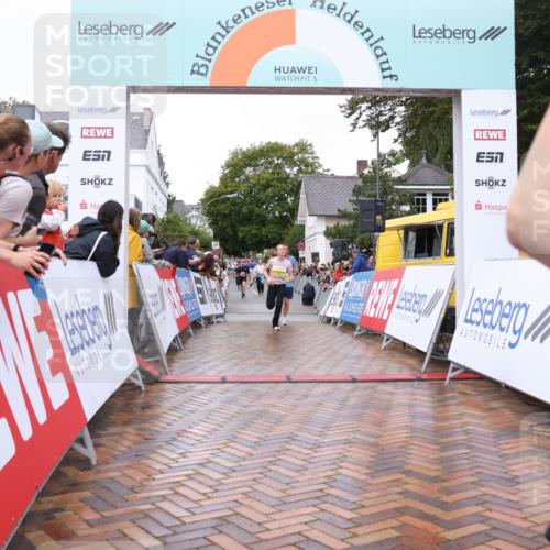 30.08.2026 - Blankeneser Heldenlauf Lena Gebhardt http://msf.ph/oto/10020586 30.08.2026 09:45:16 Ziel 1125, 1152, 1462, 1648, 1686, 1717, 3545 meine-sportfotos.de