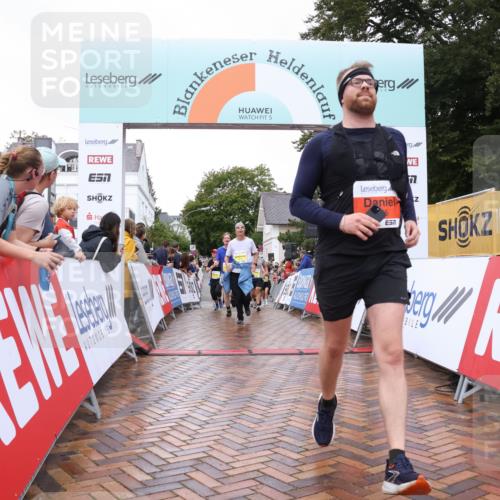 30.08.2026 - Blankeneser Heldenlauf Lena Gebhardt http://msf.ph/oto/10020613 30.08.2026 09:45:26 Ziel 1056, 1185, 1199, 1379, 1419, 1420, 1455, 1462, 1710, 1754, 3625 meine-sportfotos.de