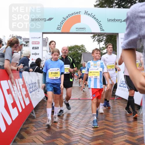 30.08.2026 - Blankeneser Heldenlauf Lena Gebhardt http://msf.ph/oto/10020639 30.08.2026 09:45:33 Ziel 1056, 1100, 1117, 1185, 1199, 1204, 1354, 1379, 1419, 1420, 1455, 1505, 1506, 1600, 1608, 1710, 1754, 1764, 3526 meine-sportfotos.de
