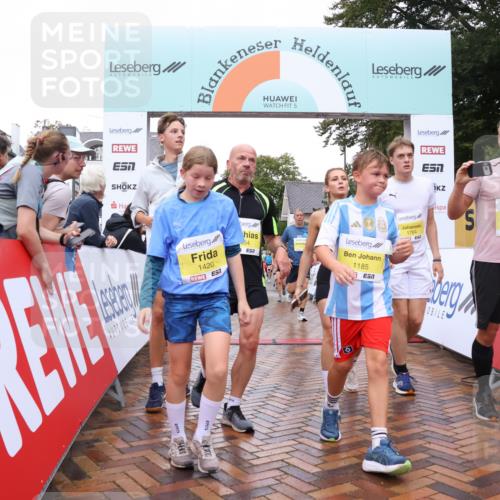 30.08.2026 - Blankeneser Heldenlauf Lena Gebhardt http://msf.ph/oto/10020641 30.08.2026 09:45:33 Ziel 1056, 1100, 1117, 1185, 1199, 1204, 1354, 1379, 1419, 1420, 1455, 1505, 1506, 1600, 1608, 1710, 1754, 1764, 3526 meine-sportfotos.de