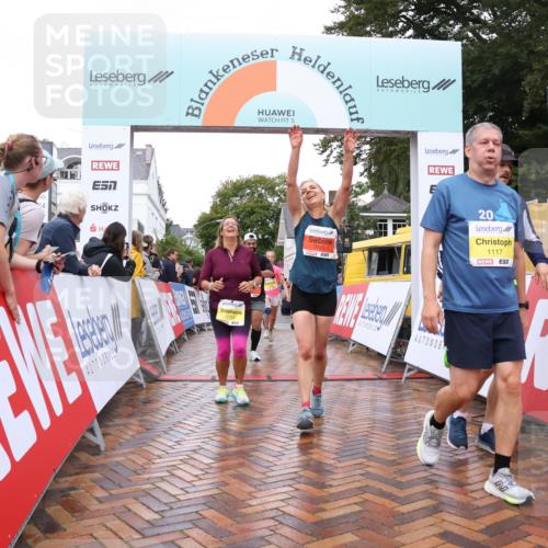 30.08.2026 - Blankeneser Heldenlauf Lena Gebhardt http://msf.ph/oto/10020648 30.08.2026 09:45:37 Ziel 1100, 1117, 1185, 1199, 1204, 1354, 1419, 1420, 1505, 1506, 1600, 1608, 1754, 1764, 3526 meine-sportfotos.de