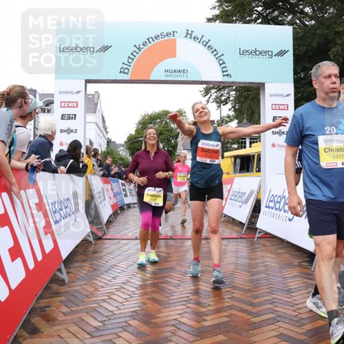30.08.2026 - Blankeneser Heldenlauf Lena Gebhardt http://msf.ph/oto/10020650 30.08.2026 09:45:37 Ziel 1100, 1117, 1185, 1199, 1204, 1354, 1419, 1420, 1505, 1506, 1600, 1608, 1754, 1764, 3526 meine-sportfotos.de