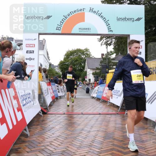 30.08.2026 - Blankeneser Heldenlauf Lena Gebhardt http://msf.ph/oto/10020695 30.08.2026 09:45:48 Ziel 1033, 1164, 1176, 1231, 1234, 1305, 3647, 3648, 3733 meine-sportfotos.de