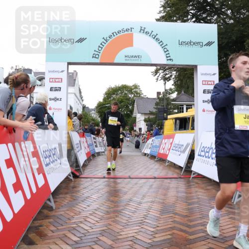 30.08.2026 - Blankeneser Heldenlauf Lena Gebhardt http://msf.ph/oto/10020697 30.08.2026 09:45:49 Ziel 1033, 1164, 1176, 1231, 1234, 1305, 3647, 3648, 3733 meine-sportfotos.de