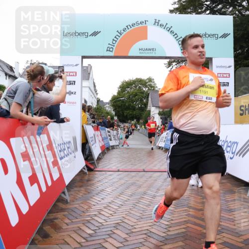 30.08.2026 - Blankeneser Heldenlauf Lena Gebhardt http://msf.ph/oto/10020726 30.08.2026 09:45:59 Ziel 1176, 1191, 1231, 1346, 1596, 1690 meine-sportfotos.de