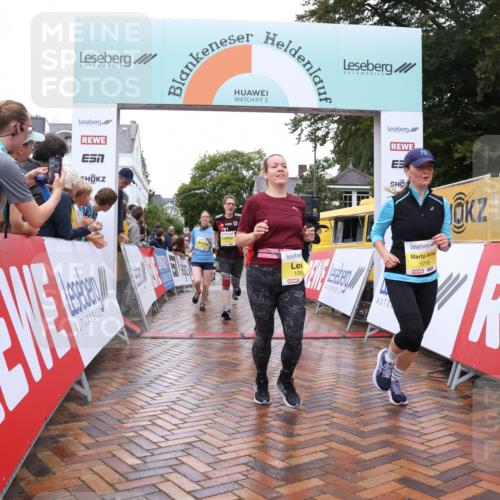30.08.2026 - Blankeneser Heldenlauf Lena Gebhardt http://msf.ph/oto/10020769 30.08.2026 09:46:20 Ziel 1143, 1218, 1283, 1299, 1483, 1584, 1651, 1730, 3716 meine-sportfotos.de