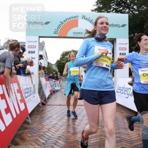 30.08.2026 - Blankeneser Heldenlauf Lena Gebhardt http://msf.ph/oto/10020784 30.08.2026 09:46:23 Ziel 1037, 1143, 1218, 1283, 1299, 1483, 1584, 1651, 1730 meine-sportfotos.de