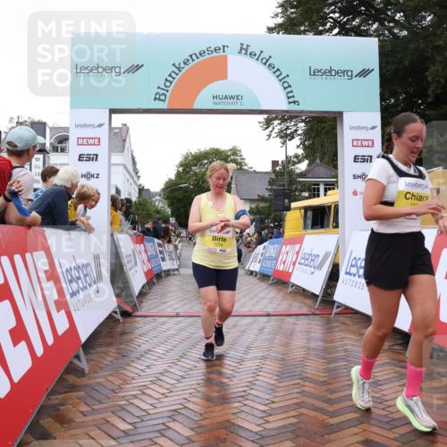 30.08.2026 - Blankeneser Heldenlauf Lena Gebhardt http://msf.ph/oto/10020804 30.08.2026 09:46:29 Ziel 1037, 1238, 1277, 1651, 1730 meine-sportfotos.de