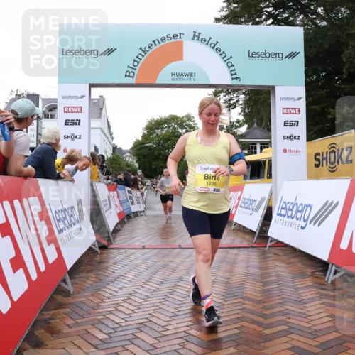 30.08.2026 - Blankeneser Heldenlauf Lena Gebhardt http://msf.ph/oto/10020806 30.08.2026 09:46:30 Ziel 1037, 1238, 1261, 1277 meine-sportfotos.de