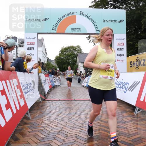 30.08.2026 - Blankeneser Heldenlauf Lena Gebhardt http://msf.ph/oto/10020808 30.08.2026 09:46:30 Ziel 1037, 1238, 1261, 1277 meine-sportfotos.de