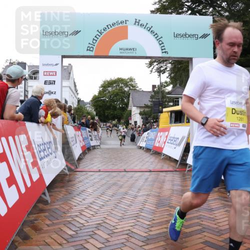 30.08.2026 - Blankeneser Heldenlauf Lena Gebhardt http://msf.ph/oto/10020831 30.08.2026 09:46:36 Ziel 1238, 1261, 1277 meine-sportfotos.de