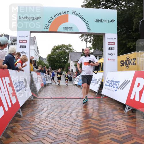 30.08.2026 - Blankeneser Heldenlauf Lena Gebhardt http://msf.ph/oto/10020851 30.08.2026 09:46:45 Ziel 1385, 1572, 1582, 3718 meine-sportfotos.de