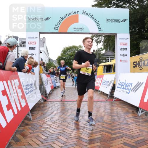 30.08.2026 - Blankeneser Heldenlauf Lena Gebhardt http://msf.ph/oto/10020871 30.08.2026 09:46:50 Ziel 1385, 1519, 1572, 1799, 3718 meine-sportfotos.de
