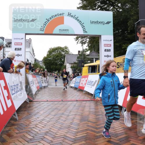 30.08.2026 - Blankeneser Heldenlauf Lena Gebhardt http://msf.ph/oto/10020894 30.08.2026 09:46:55 Ziel 1098, 1385, 1519, 1572, 1799 meine-sportfotos.de