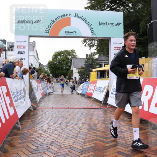30.08.2026 - Blankeneser Heldenlauf Lena Gebhardt http://msf.ph/oto/10020904 30.08.2026 09:46:58 Ziel 1098, 1153, 1519, 1799 meine-sportfotos.de
