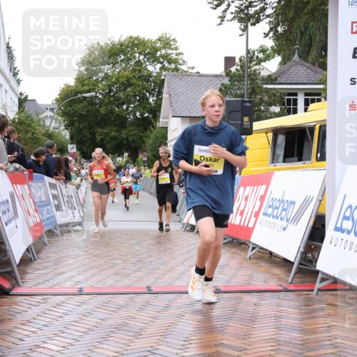 30.08.2026 - Blankeneser Heldenlauf Lena Gebhardt http://msf.ph/oto/10020922 30.08.2026 09:47:08 Ziel 1153, 1609, 1723, 1724 meine-sportfotos.de