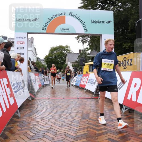 30.08.2026 - Blankeneser Heldenlauf Lena Gebhardt http://msf.ph/oto/10020927 30.08.2026 09:47:10 Ziel 1609, 1723, 1724 meine-sportfotos.de