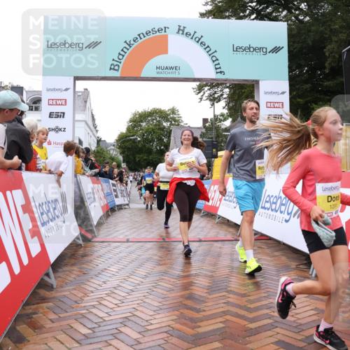 30.08.2026 - Blankeneser Heldenlauf Lena Gebhardt http://msf.ph/oto/10020958 30.08.2026 09:47:19 Ziel 1145, 1273, 1276, 1291, 1292, 1579, 1607, 1723, 1724 meine-sportfotos.de