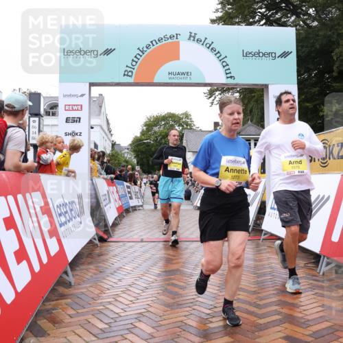 30.08.2026 - Blankeneser Heldenlauf Lena Gebhardt http://msf.ph/oto/10020980 30.08.2026 09:47:23 Ziel 1145, 1175, 1252, 1273, 1276, 1291, 1292, 1302, 1579, 1607 meine-sportfotos.de