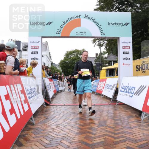 30.08.2026 - Blankeneser Heldenlauf Lena Gebhardt http://msf.ph/oto/10020987 30.08.2026 09:47:24 Ziel 1145, 1175, 1252, 1273, 1276, 1291, 1292, 1302, 1579, 1607, 3546 meine-sportfotos.de